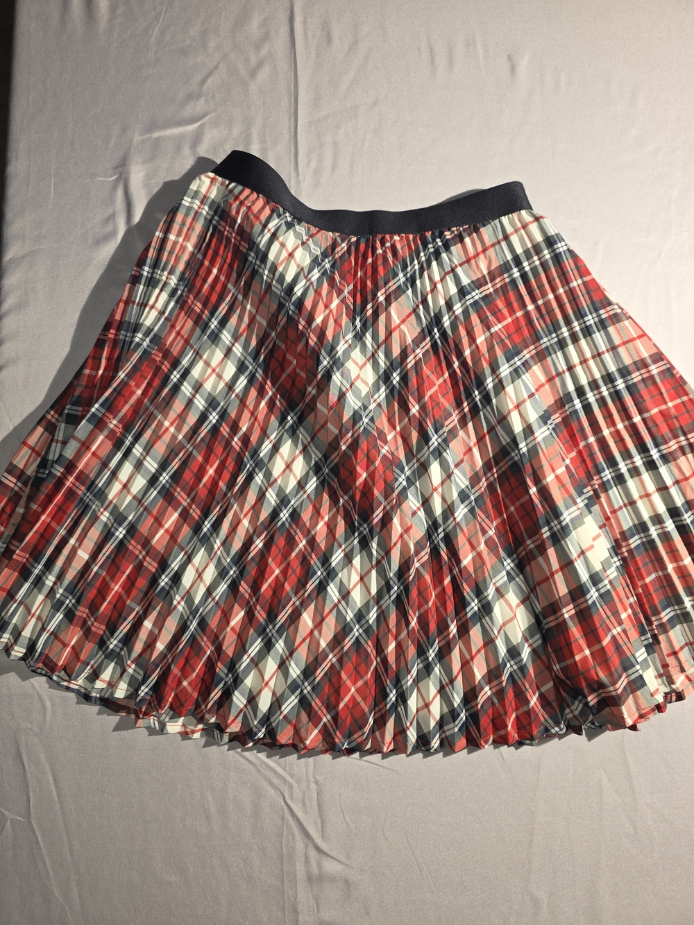 GAP KIDS ARed Navy White Plaid Pleated Skirt